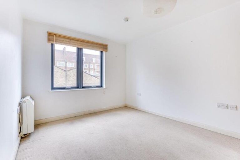 Mackintosh Lane, Hackney, E9 (2631041) Photo 6