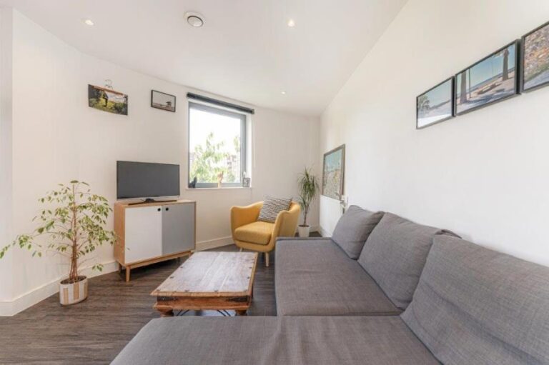 Mill Court, Hackney, E5 (2665406) Photo 15