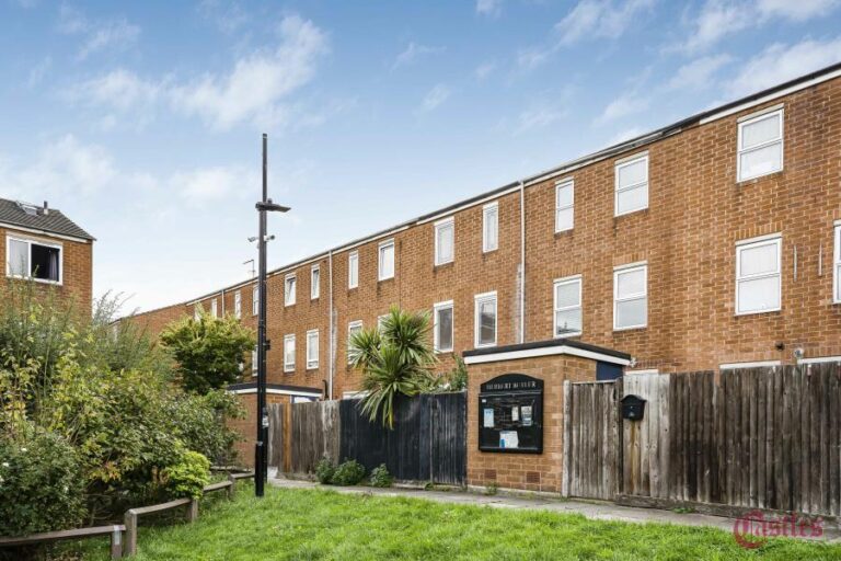 Castle Close, Hackney, E9 (2721237) Photo 17