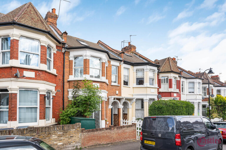 Rathcoole Avenue, N8