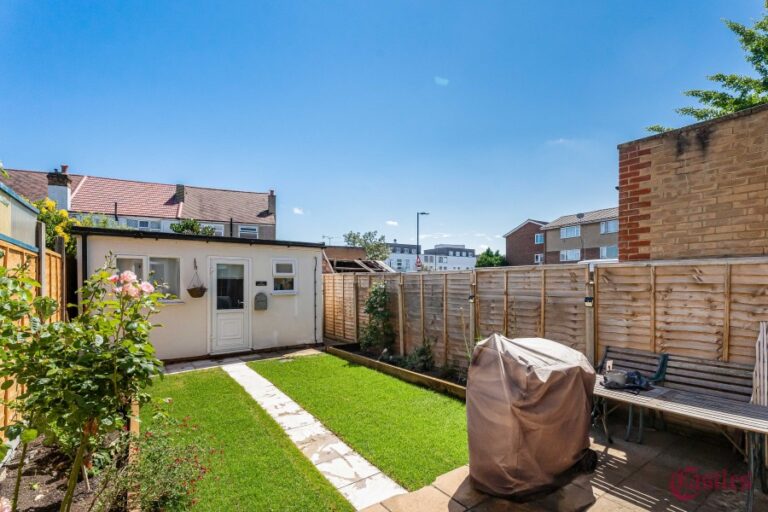 Brook Crescent, Edmonton, N9 (2733043) Photo 13