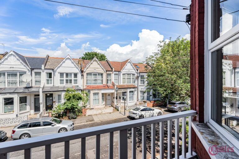 Arcadian Gardens, Wood Green London N22 (2732328) Photo 11