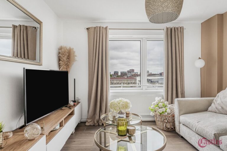 Geoff Cade Way, Bow (2732693) Photo 4