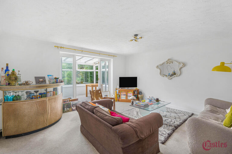 Leigh Hunt Drive, N14