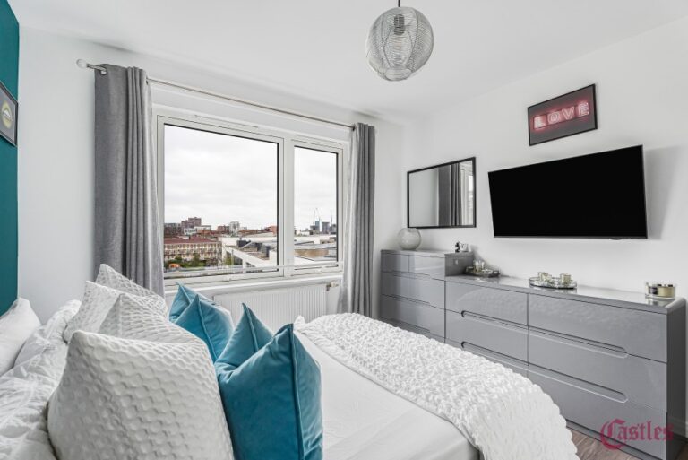 Geoff Cade Way, Bow (2732693) Photo 18