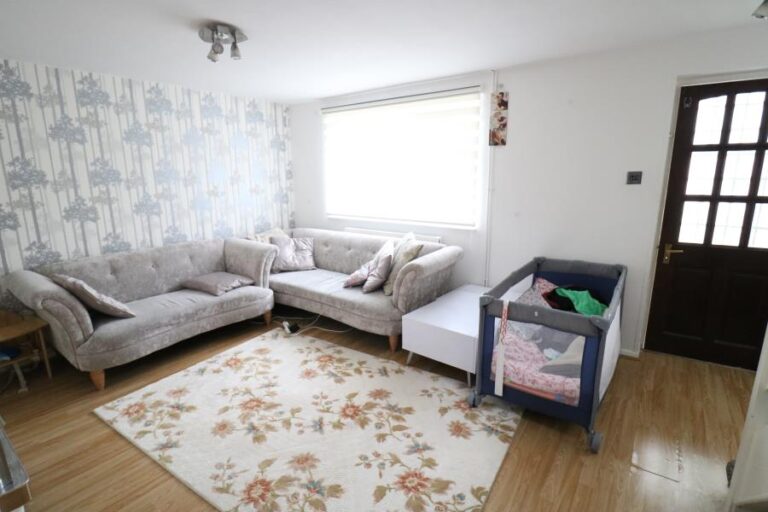 Ordnance Road, Enfield, EN3 (2213857) Photo 2