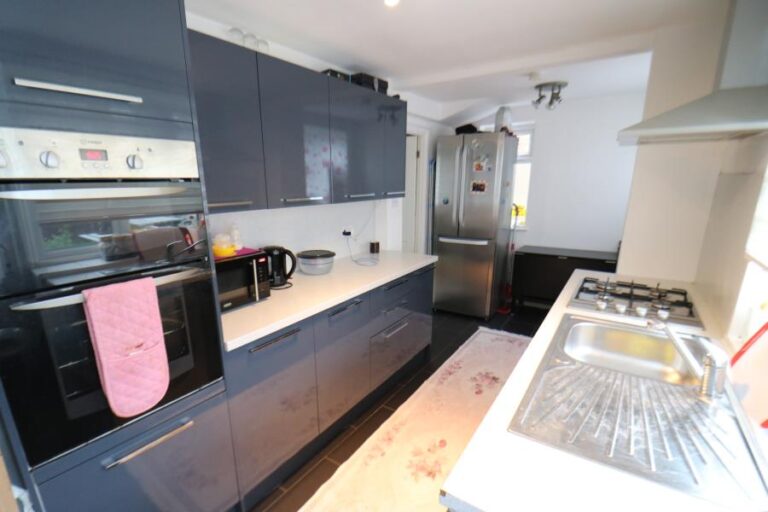 Ordnance Road, Enfield, EN3 (2213857) Photo 4