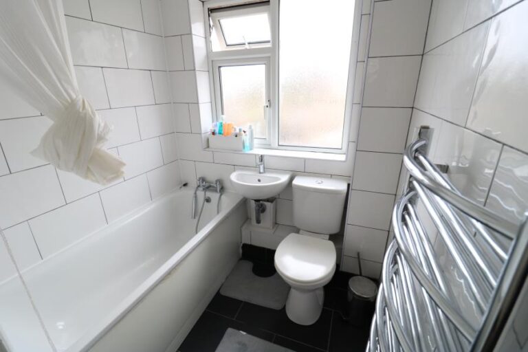 Ordnance Road, Enfield, EN3 (2213857) Photo 7