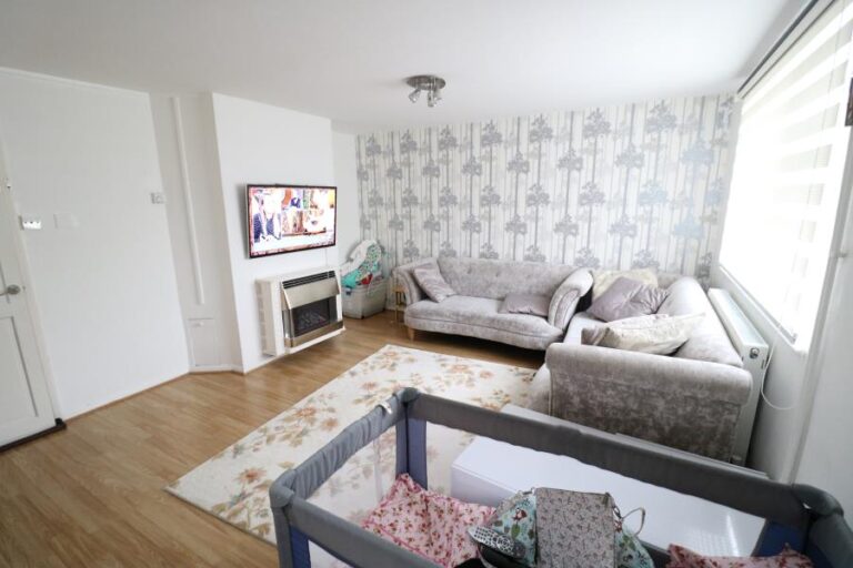 Ordnance Road, Enfield, EN3
