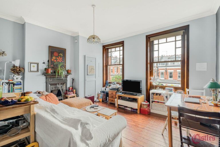 Hillfield Avenue, N8