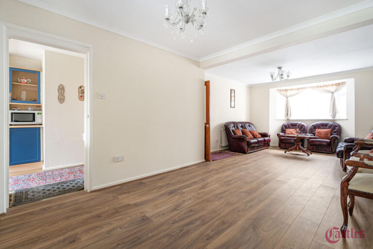 Farndale Avenue, N13