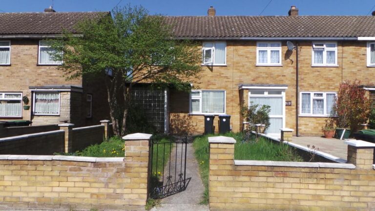 Ordnance Road, Enfield, EN3 (2213857) Photo 9
