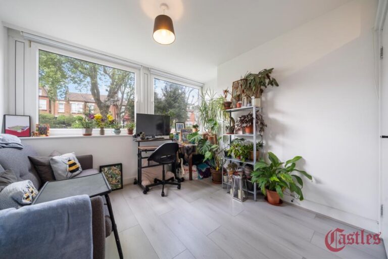Video Court, Mount View Road, N4 (2362822) Photo 2