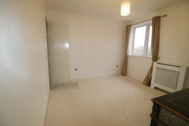 Bream Close, Tottenham, N17 (2533974) Photo 9