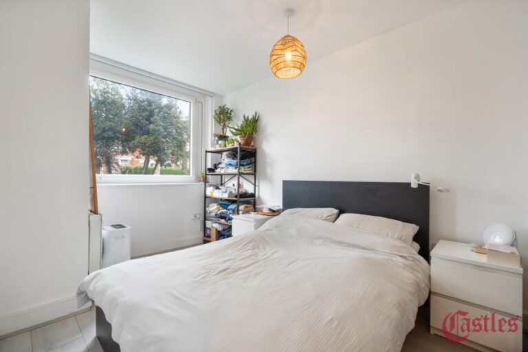 Video Court, Mount View Road, N4 (2362822) Photo 4