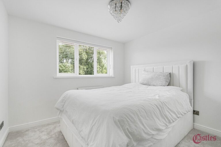 George Lovell Drive, Enfield EN3 (2732300) Photo 17