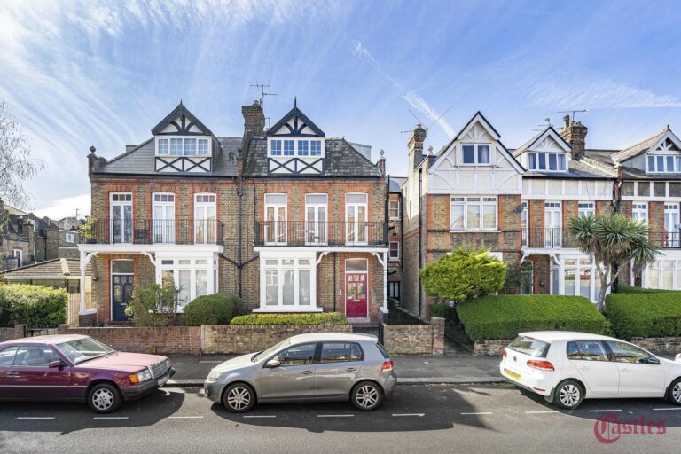 Elder Avenue, N8