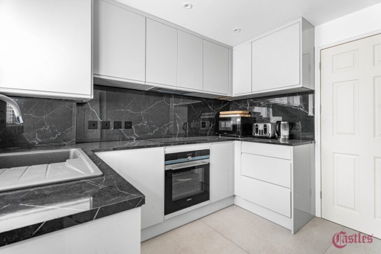 George Lovell Drive, Enfield EN3 (2732300) Photo 3
