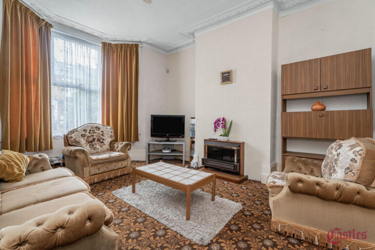Whittington Road, N22