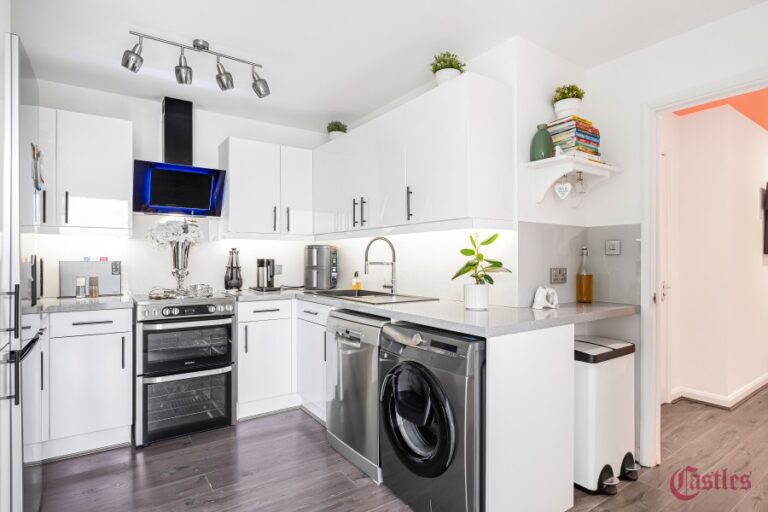 Geoff Cade Way, Bow (2732693) Photo 5