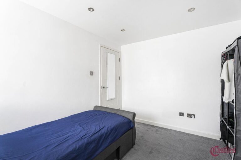 Leyburn Road, Edmonton, N18 (2733034) Photo 11