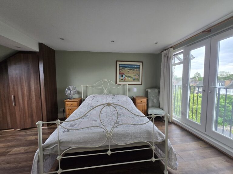 Hawthorn Avenue, Palmers Green N13 (2732626) Photo 2