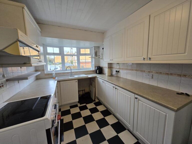 Prospect Road, Cheshunt, EN8 (2705541) Photo 3