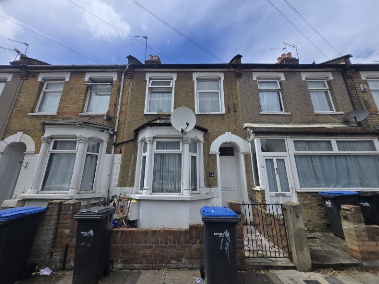 Eastbournia Avenue, Edmonton, N9