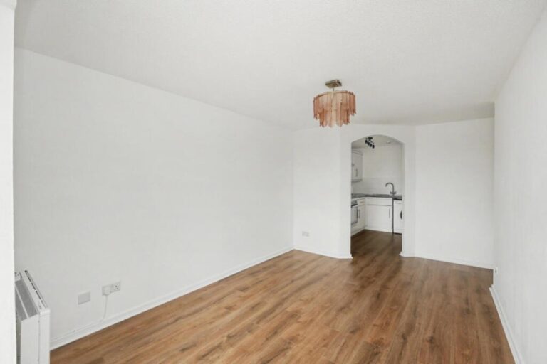 Eleanor Way, Waltham Cross EN8 (2732656) Photo 3