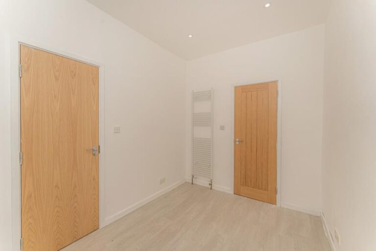 Alston Road, Edmonton, N18 (2710264) Photo 14