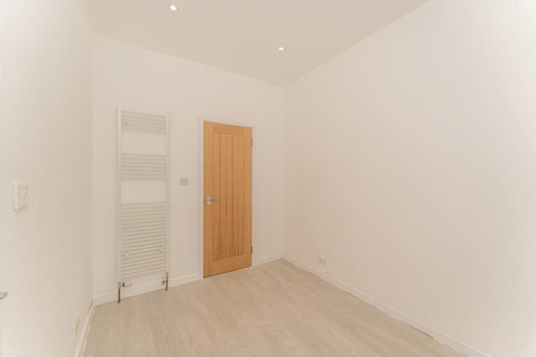 Alston Road, Edmonton, N18 (2710264) Photo 15