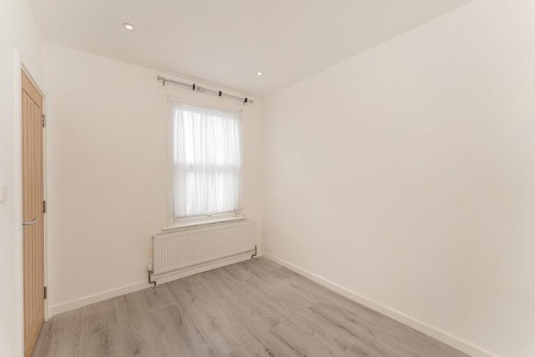 Alston Road, Edmonton, N18 (2710264) Photo 19