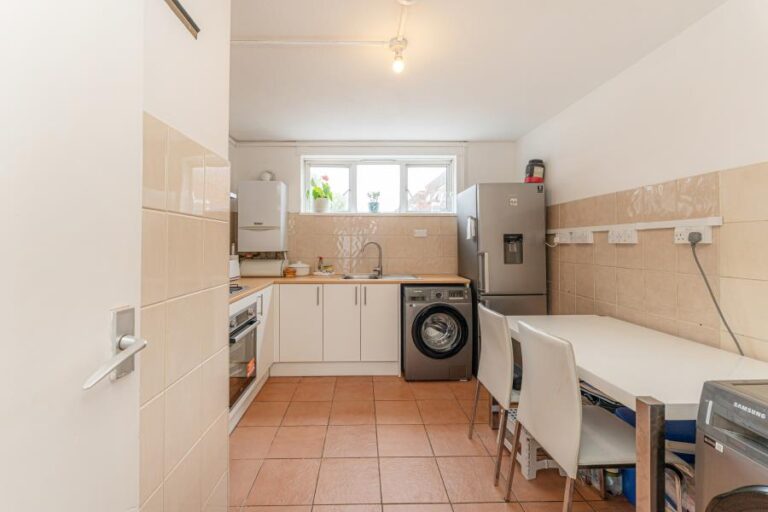 Folkestone Road, Edmonton, N18 (2711144) Photo 13