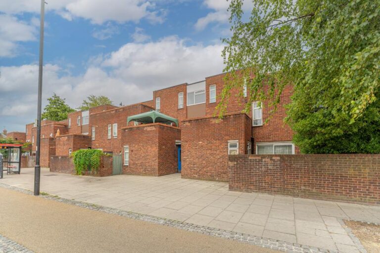 Folkestone Road, Edmonton, N18 (2711144) Photo 17