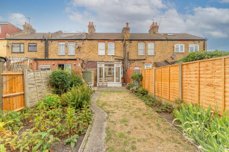 Oxford Road, Enfield, EN3 (2714521) Photo 17