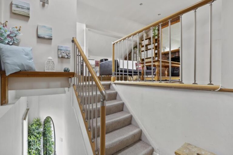 Rathcoole Gardens, Crouch End, N8 (2665414) Photo 6