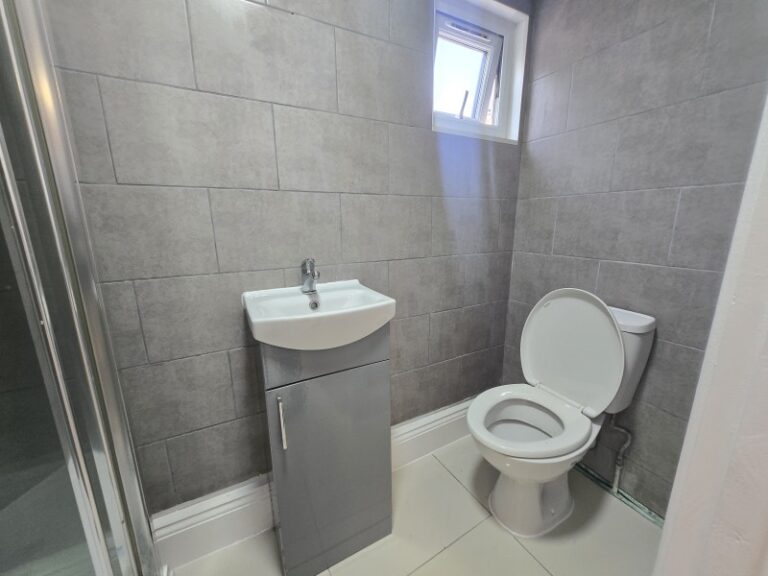 St. Mark's Road, Enfield, EN1 (2733753) Photo 3