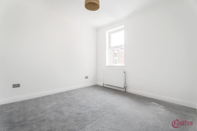 Graeme Road, Enfield, EN1 (2733940) Photo 11