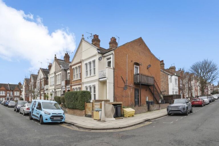 Rathcoole Gardens, Crouch End, N8 (2665414) Photo 2