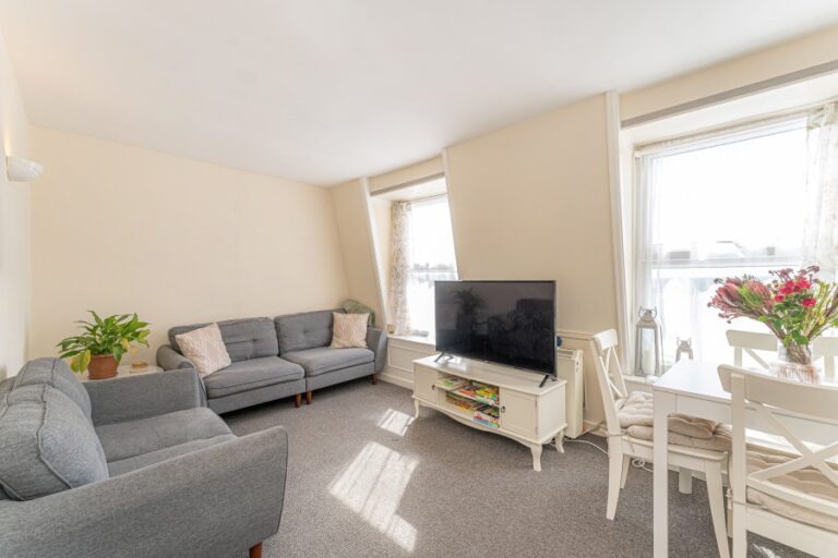Church Street, Edmonton, London N9 (2733557) Photo 5