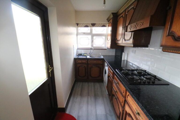 Branksome Avenue, Edmonton,  N18 (2248615) Photo 8