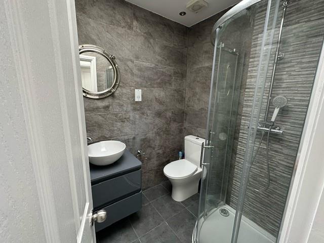 New River Crescent, Palmers Green, N13 (2672514) Photo 12