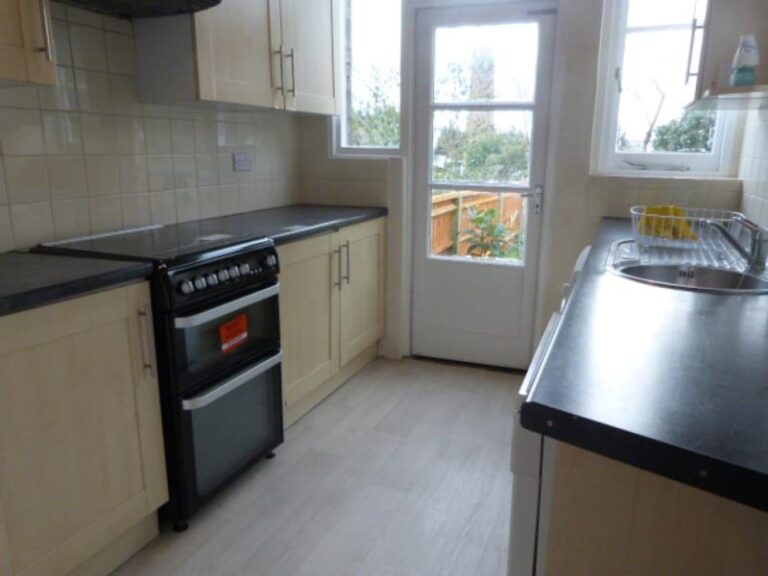 Woodside Road, Wood Green, N22