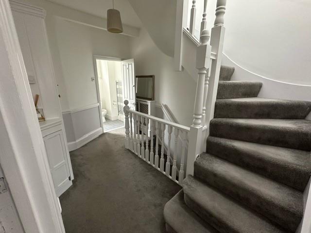 New River Crescent, Palmers Green, N13 (2672514) Photo 10