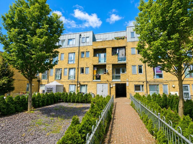 Gascoigne Close, London