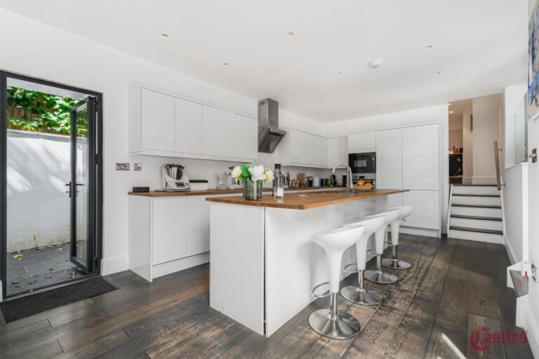 Crouch Hall Road, Crouch End, N8 (2511266) Photo 9