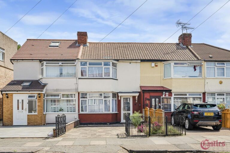 Mayfield Crescent, Edmonton N9
