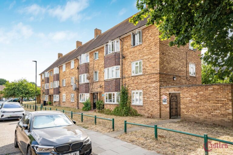 Pentrich Avenue, Enfield, EN1 (2733825) Photo 15