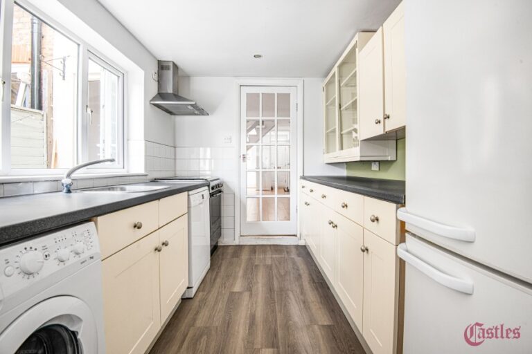 Queens Road, Waltham Cross, EN8 (2733385) Photo 7