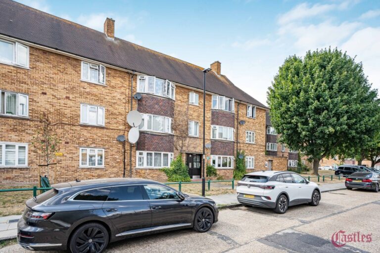 Pentrich Avenue, Enfield, EN1